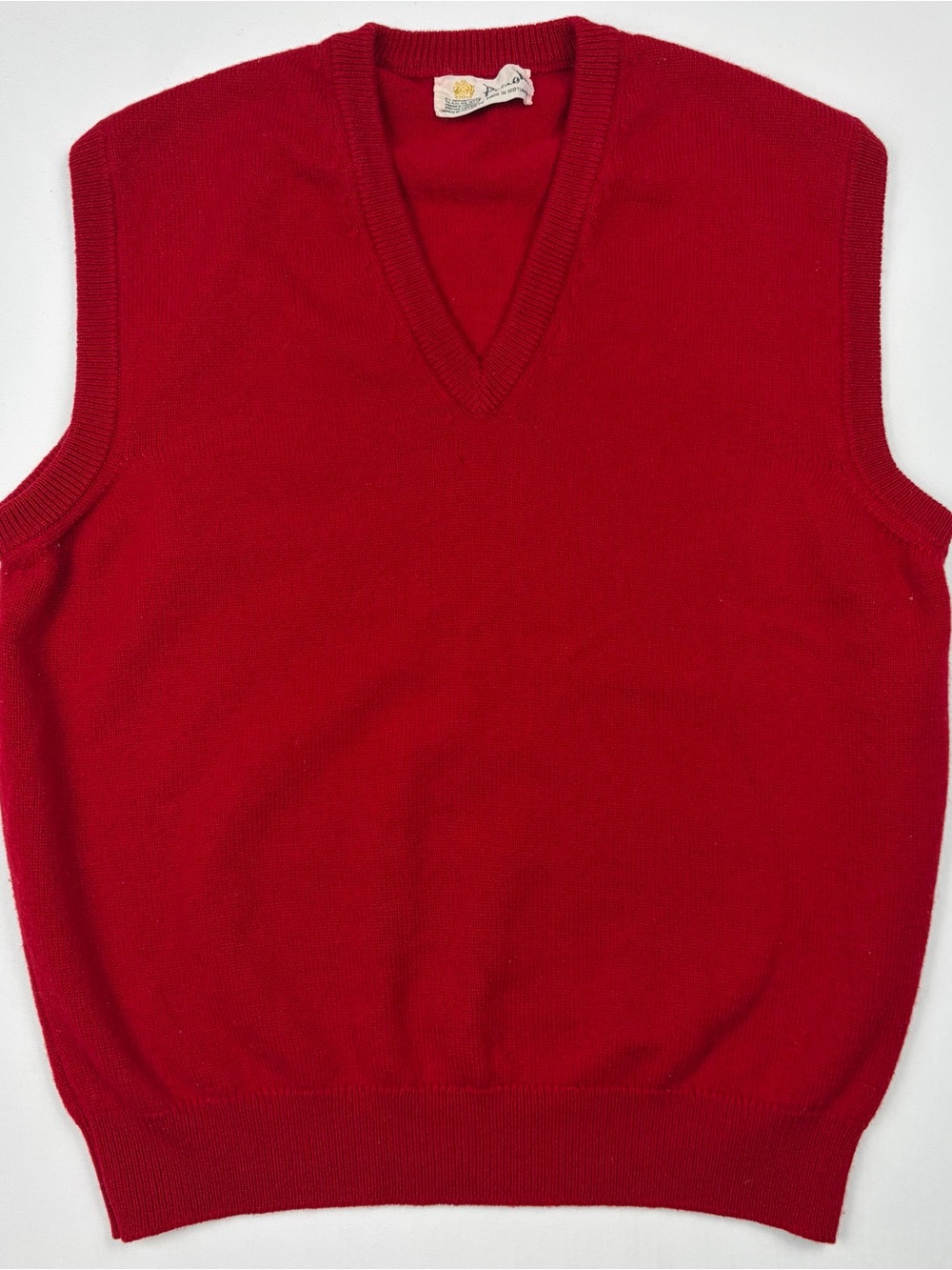 Vintage Pringle Scotland Lambswool Sweater Vest Mens 42 Red V Neck Preppy